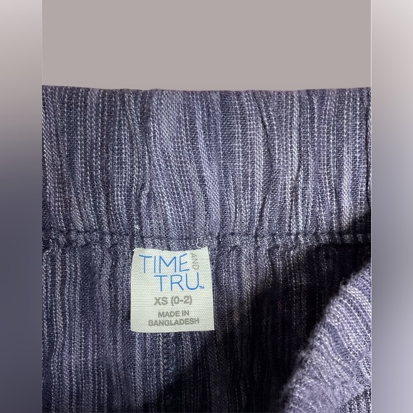 Time and Tru High Waist Navy Shorts - Picture 2 of 3